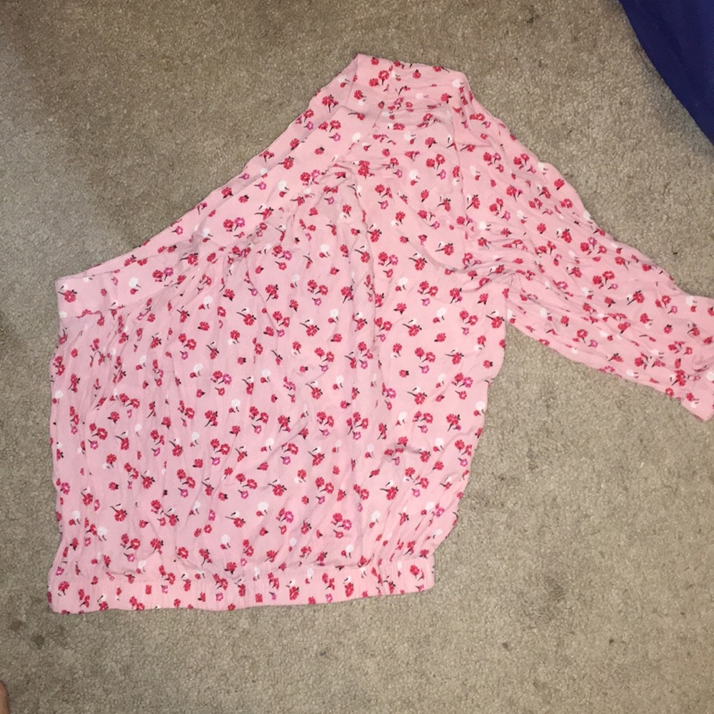 Forever 21 one shoulder flower top